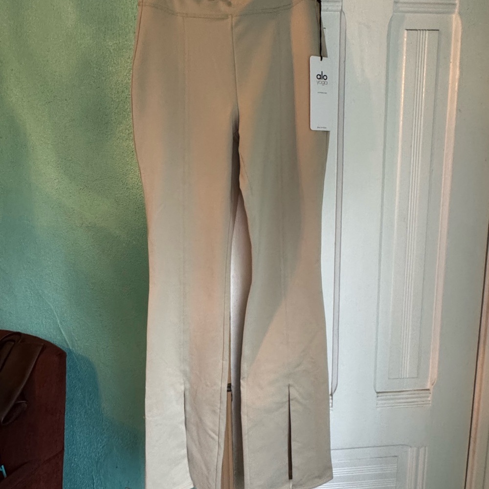 Alo Yoga Women's Tan Pants